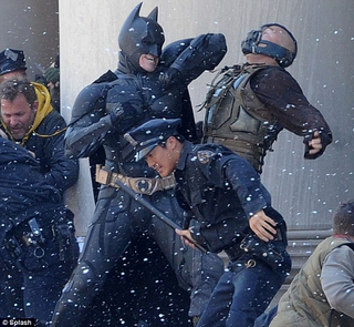 Illustration for article titled Dark Knight Rises Gallery (HuffPost, Daily Mail, Splash News, Blog)